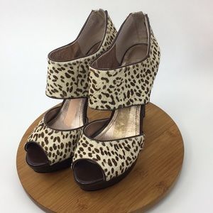 BCBG ENERATION LEATHER 9B/39 LEOPARD PRINT